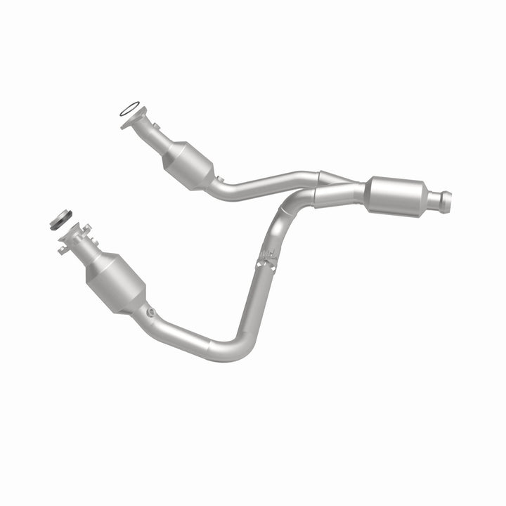 MagnaFlow OEM Grade Federal / EPA Compliant Direct-Fit Catalytic Converter 280424 for Chevrolet Silverado and GMC Sierra