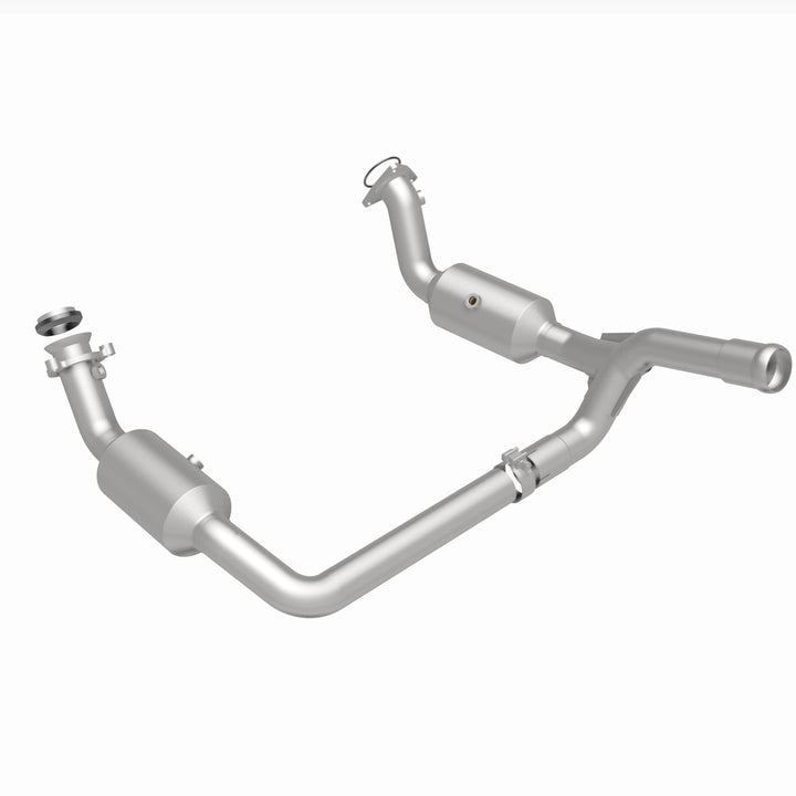 MagnaFlow OEM Grade Federal / EPA Compliant Direct-Fit Catalytic Converter 280656 for Chevrolet Silverado and GMC Sierra