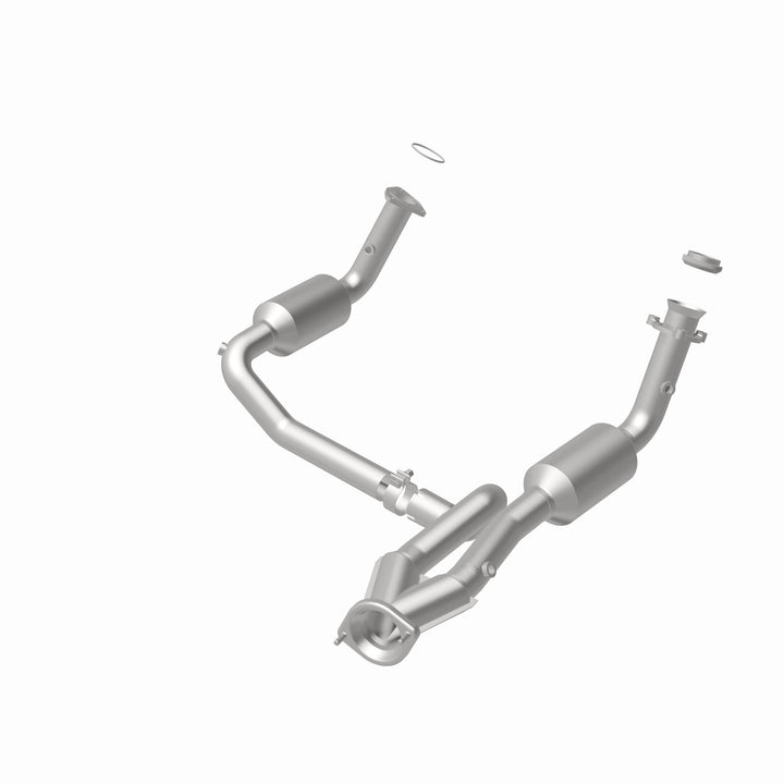 MagnaFlow OEM Grade Federal / EPA Compliant Direct-Fit Catalytic Converter 51097 for Chevy Silverado, GMC Sierra, Cadillac Escalade