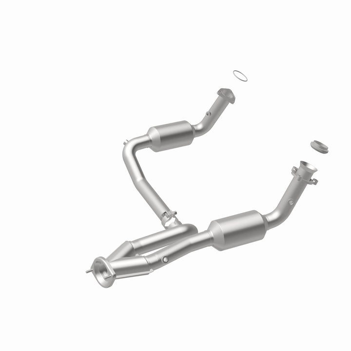 MagnaFlow OEM Grade Federal / EPA Compliant Direct-Fit Catalytic Converter 51097 for Chevy Silverado, GMC Sierra, Cadillac Escalade