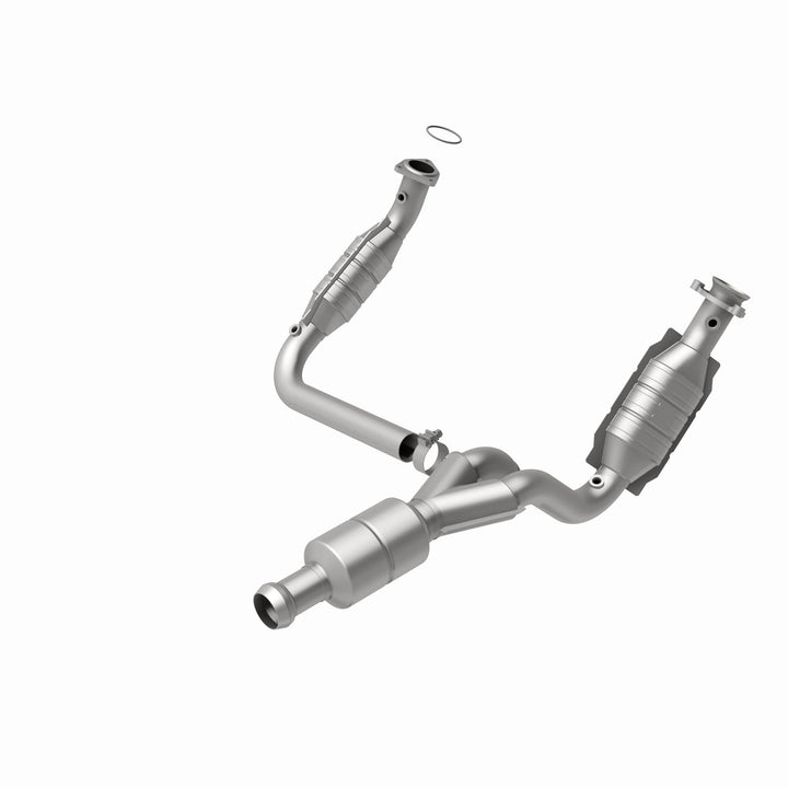 MagnaFlow OEM Grade Federal / EPA Compliant Direct-Fit Catalytic Converter 51578 for Chevy Silverado and GMC Sierra