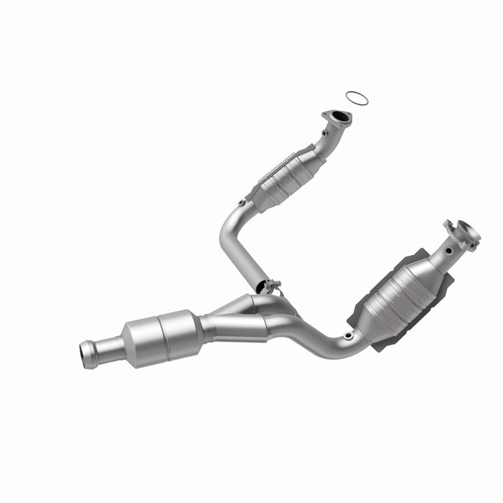 MagnaFlow OEM Grade Federal / EPA Compliant Direct-Fit Catalytic Converter 51578 for Chevy Silverado and GMC Sierra