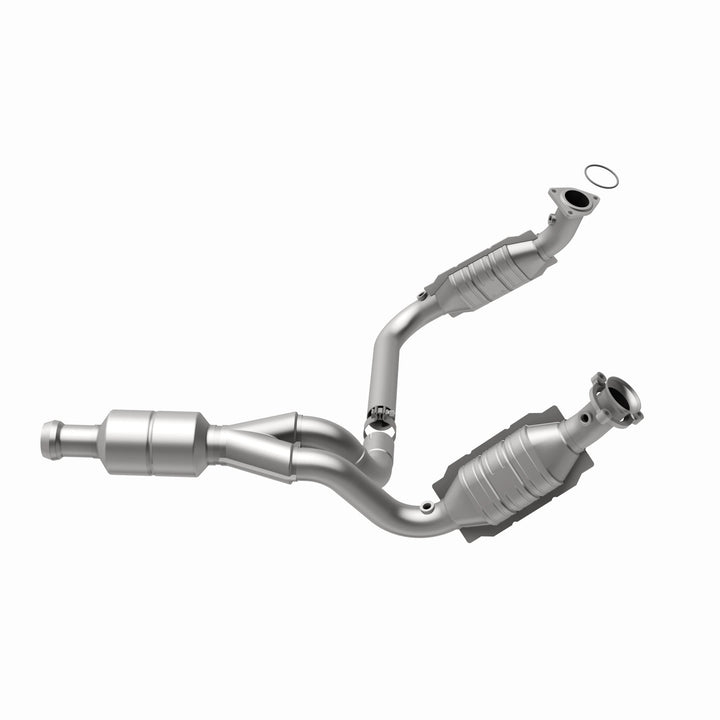 MagnaFlow OEM Grade Federal / EPA Compliant Direct-Fit Catalytic Converter 51578 for Chevy Silverado and GMC Sierra