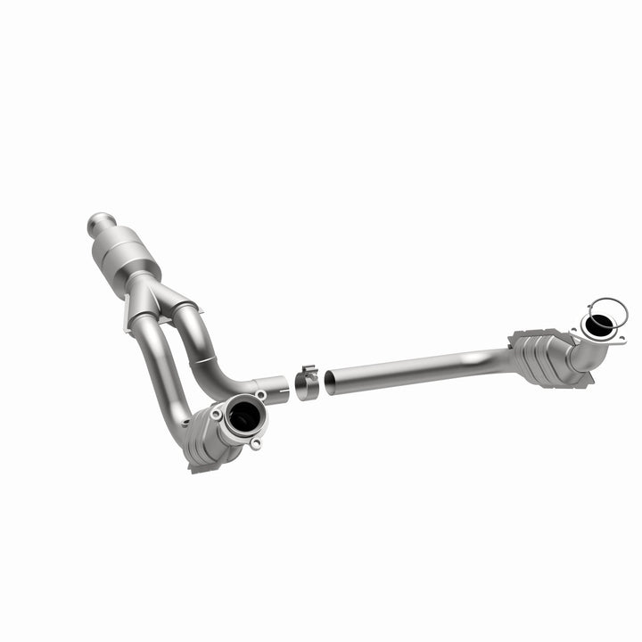 MagnaFlow OEM Grade Federal / EPA Compliant Direct-Fit Catalytic Converter 51578 for Chevy Silverado and GMC Sierra