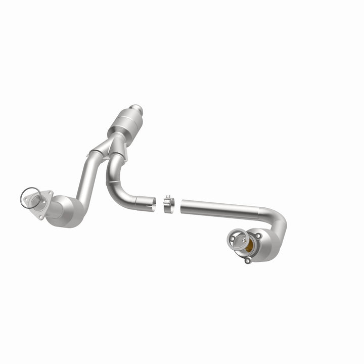 MagnaFlow OEM Grade Federal / EPA Compliant Direct-Fit Catalytic Converter 52642 for Chevy Silverado and GMC Yukon