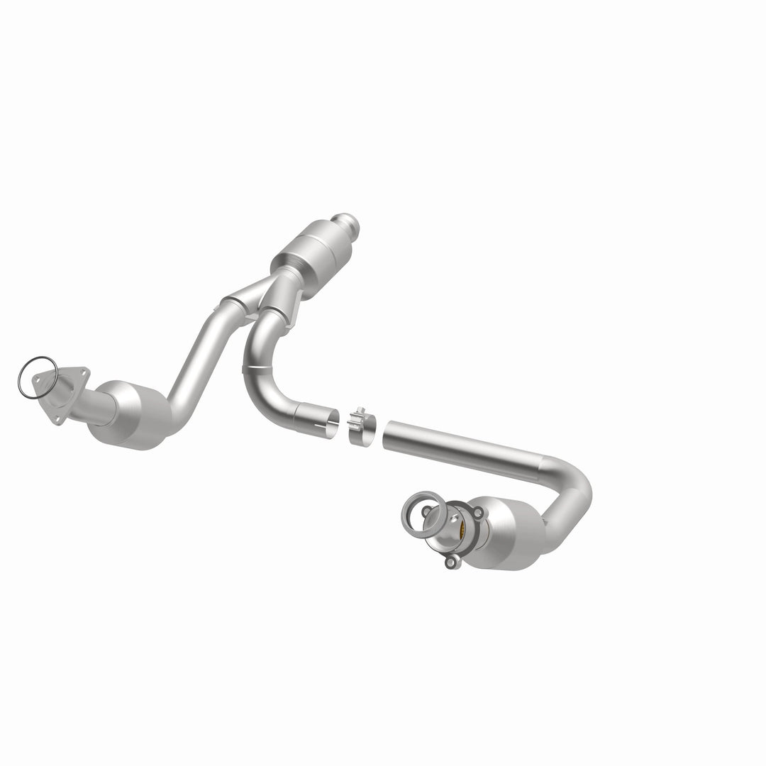 MagnaFlow OEM Grade Federal / EPA Compliant Direct-Fit Catalytic Converter 52642 for Chevy Silverado and GMC Yukon