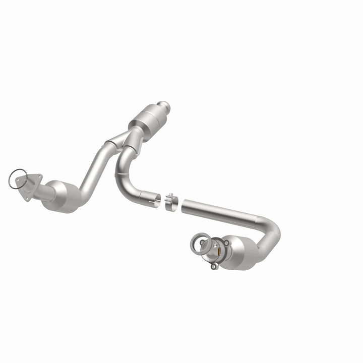 MagnaFlow OEM Grade Federal / EPA Compliant Direct-Fit Catalytic Converter 52642 for Chevy Silverado and GMC Yukon