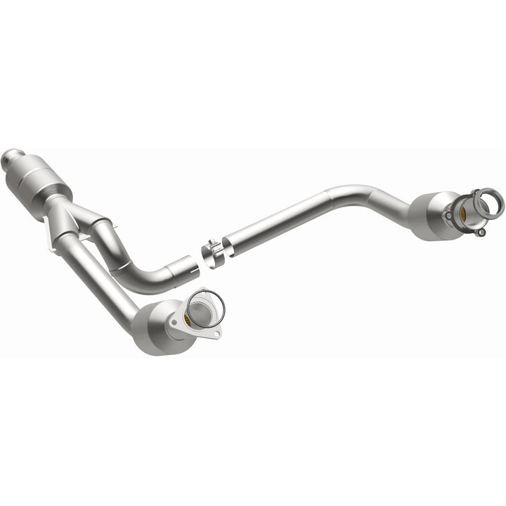 MagnaFlow OEM Grade Federal / EPA Compliant Direct-Fit Catalytic Converter 52642 for Chevy Silverado and GMC Yukon