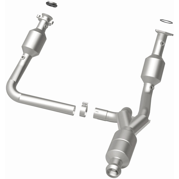 MagnaFlow OEM Grade Federal / EPA Compliant Direct-Fit Catalytic Converter 52642 for Chevy Silverado and GMC Yukon