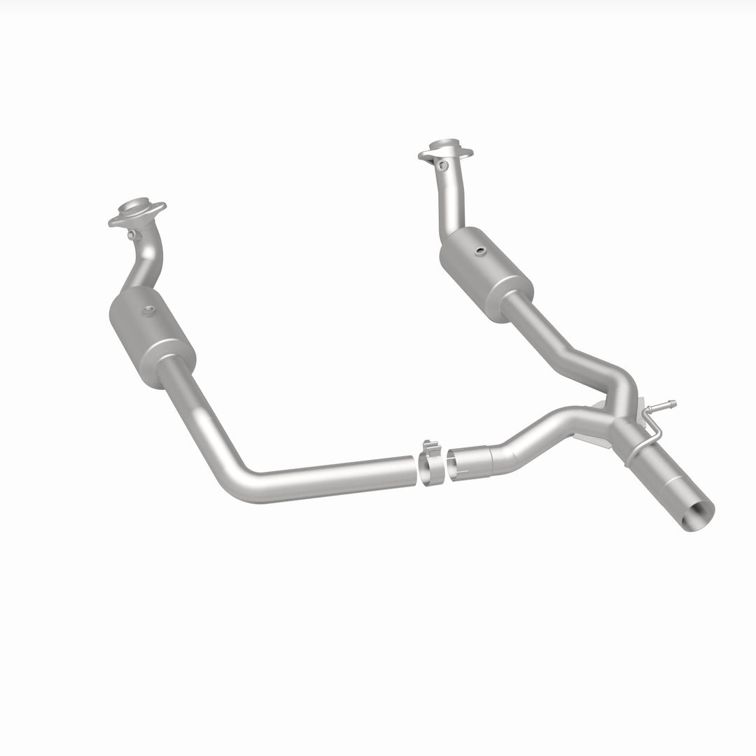 MagnaFlow California Grade CARB Compliant Direct-Fit Catalytic Converter for Ford E-350 Super Duty 6.8L – Part #5551599