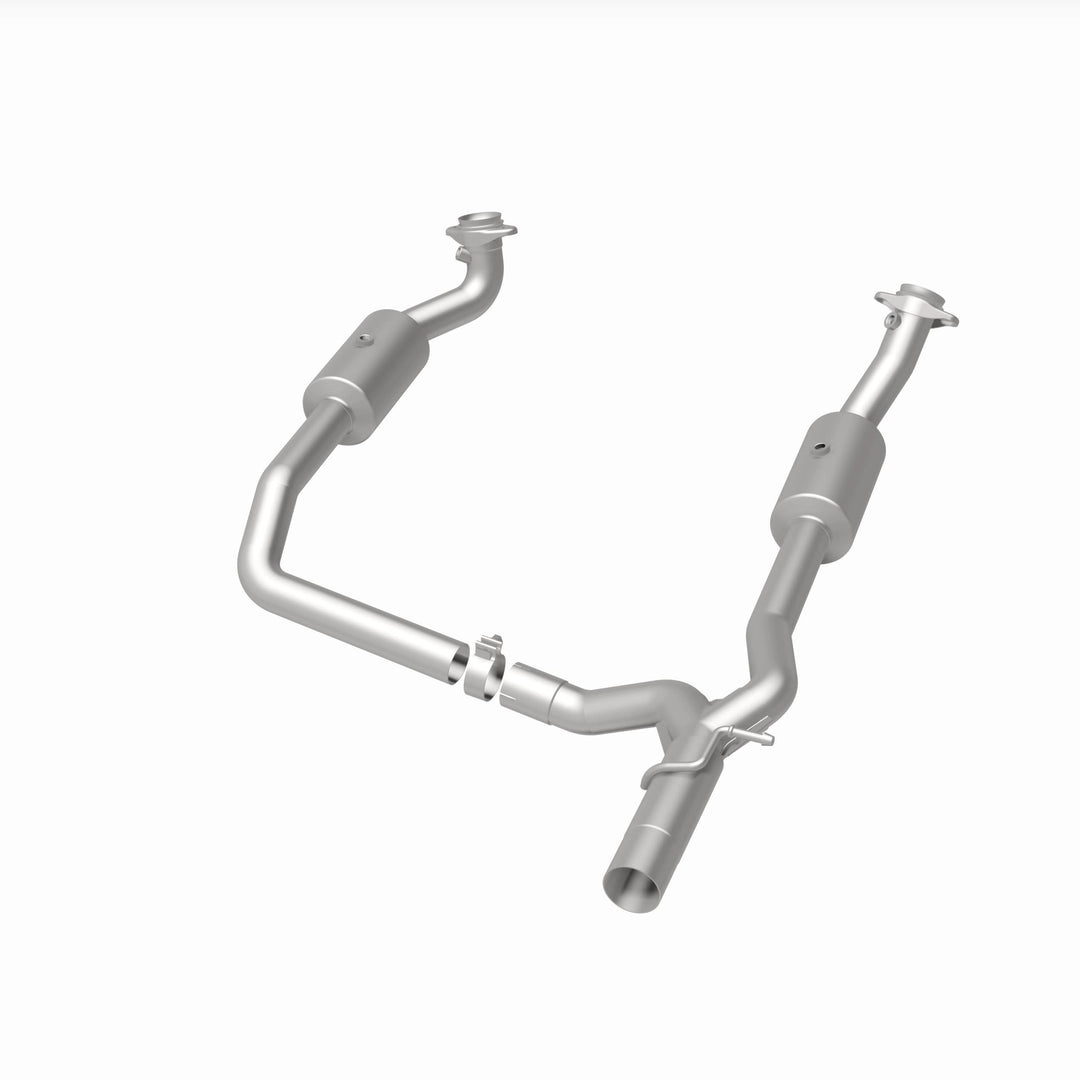 MagnaFlow California Grade CARB Compliant Direct-Fit Catalytic Converter for Ford E-350 Super Duty 6.8L – Part #5551599