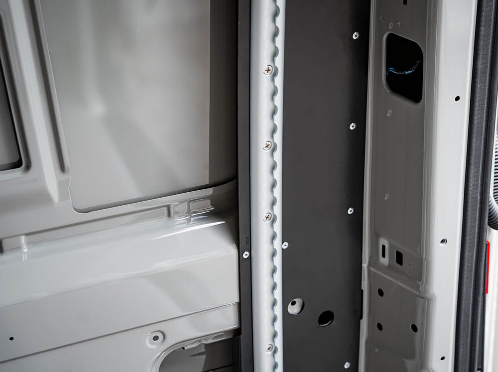 Sprinter Bed Bracket 170" L-Track Black