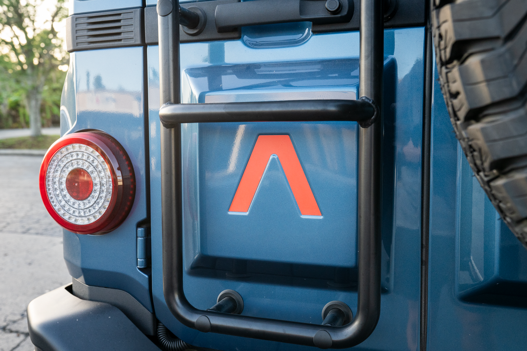 Emergency Reflective Lambda Rear Tailgate Overlay - 2024+ Grenadier