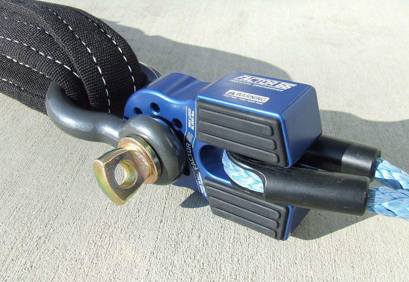 Factor 55 Flatlink Winch Shackle Mount in Black (Part No. 00050-04)