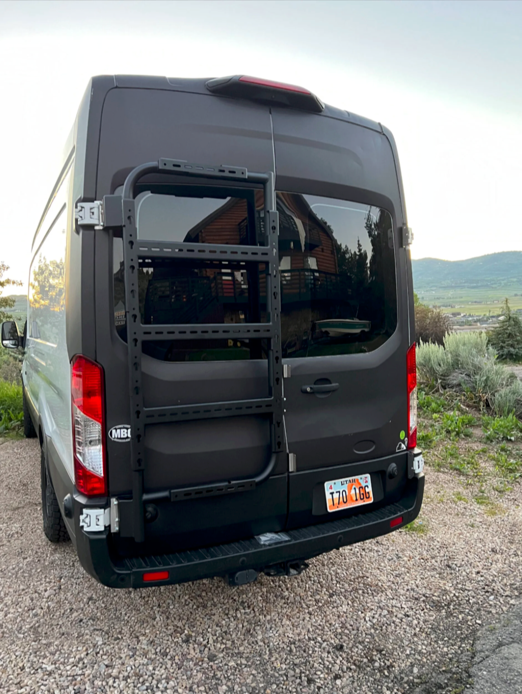 Avatar Massif – Van Rear Door Storage Mounting System