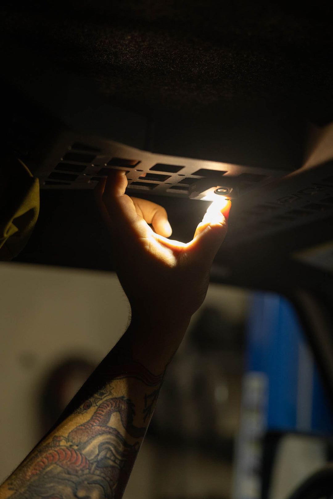 Elite White Push Button Dome Light