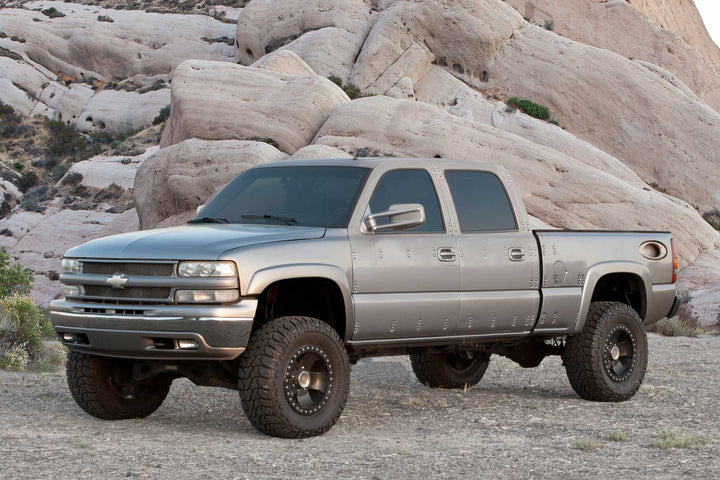 Fabtech K1045M Suspension Lift Kit for Chevy Silverado and GMC Sierra 2500 HD / 3500 HD (2004-2007)