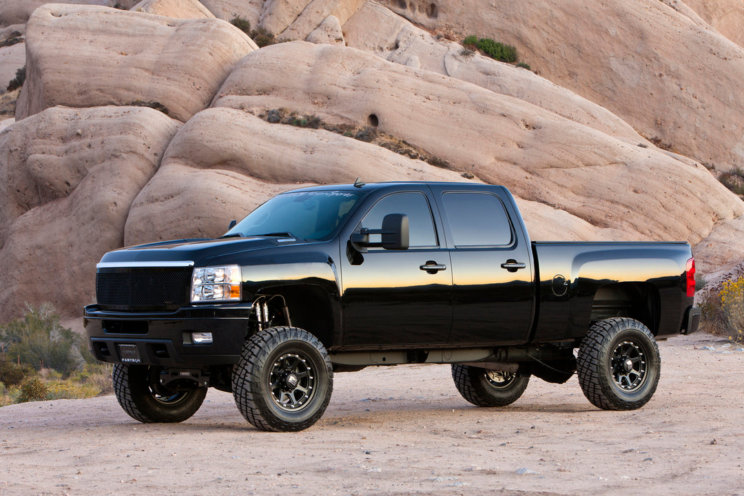 Fabtech K1046 Suspension Lift Kit for GMC Sierra 2500 HD and 3500 HD (6-Inch Lift)