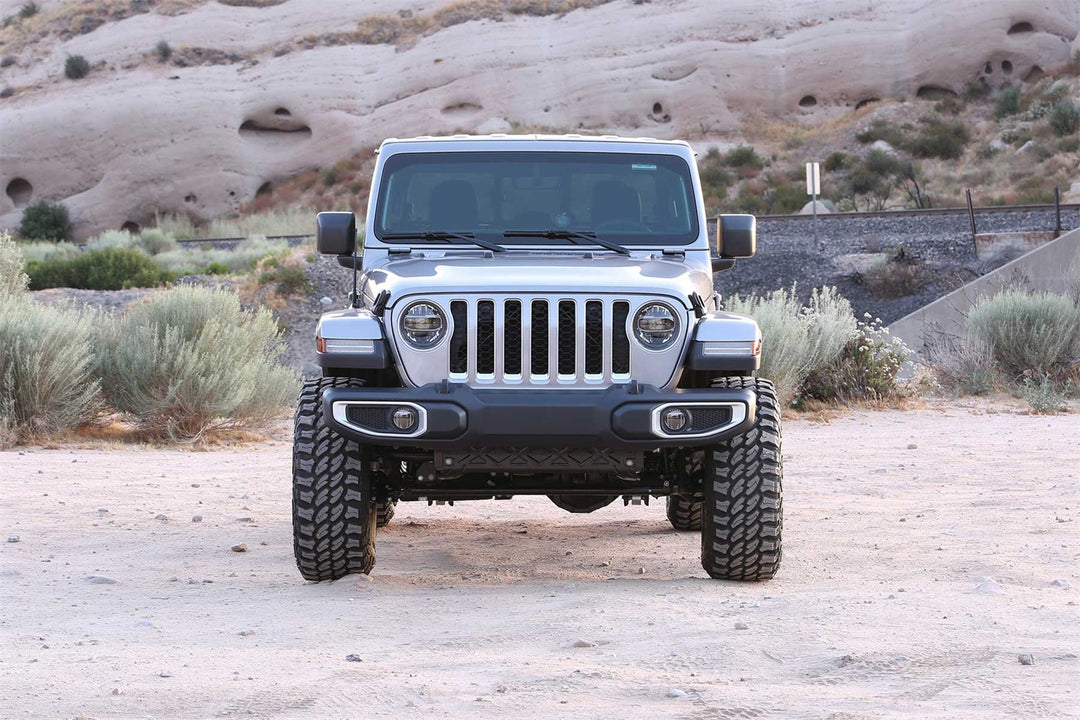 Fabtech Sport II Lift System for Jeep Gladiator K4163M – 3 Inch Lift with Heavy-Duty 4-Link Suspension